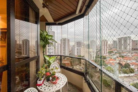 Apartamento à venda com 330m², 3 quartos e 3 vagas Apartamento à venda com 330m², 3 quartos e 3 vagasVaranda