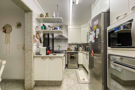 Apartamento à venda com 330m², 3 quartos e 3 vagas Apartamento à venda com 330m², 3 quartos e 3 vagasCozinha