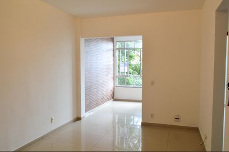 Apartamento à venda com 60m², 2 quartos e 1 vaga Apartamento à venda com 60m², 2 quartos e 1 vagaSala