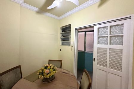 Apartamento à venda com 93m², 3 quartos e sem vaga Apartamento à venda com 93m², 3 quartos e sem vagaSala de Jantar