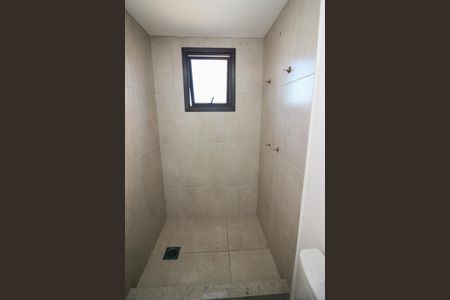 Apartamento à venda com 82m², 2 quartos e 2 vagasBanheiro da Suíte