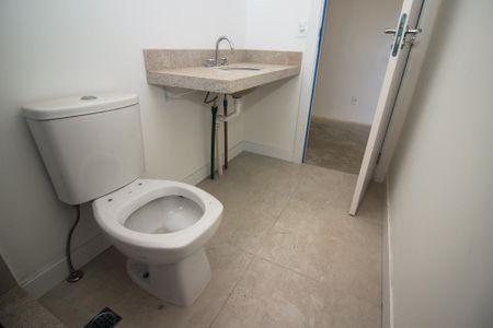 Apartamento à venda com 82m², 2 quartos e 2 vagasBanheiro da Suíte