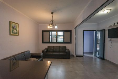 Casa à venda com 320m², 3 quartos e 2 vagas Casa à venda com 320m², 3 quartos e 2 vagasEdícula