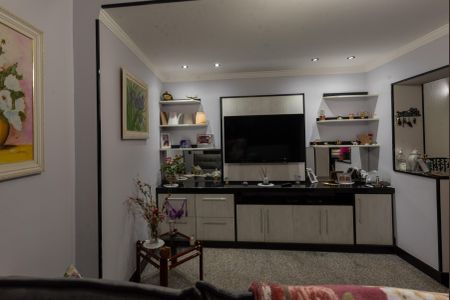 Casa à venda com 320m², 3 quartos e 2 vagas Casa à venda com 320m², 3 quartos e 2 vagasSala