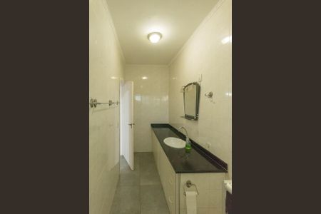 Casa à venda com 320m², 3 quartos e 2 vagas Casa à venda com 320m², 3 quartos e 2 vagasBanheiro