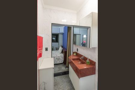 Casa à venda com 320m², 3 quartos e 2 vagas Casa à venda com 320m², 3 quartos e 2 vagasBanheiro da Suíte 1