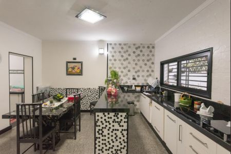 Casa à venda com 320m², 3 quartos e 2 vagas Casa à venda com 320m², 3 quartos e 2 vagasCozinha