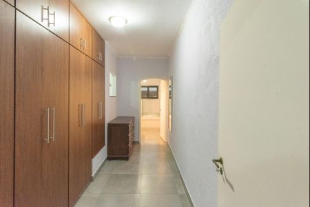 Casa à venda com 320m², 3 quartos e 2 vagas Casa à venda com 320m², 3 quartos e 2 vagasCorredor