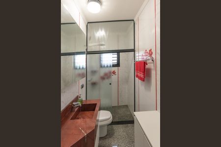 Casa à venda com 320m², 3 quartos e 2 vagas Casa à venda com 320m², 3 quartos e 2 vagasBanheiro da Suíte 1