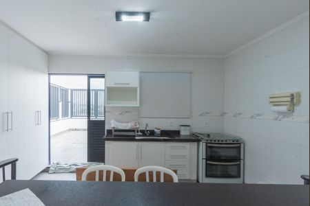 Casa à venda com 320m², 3 quartos e 2 vagas Casa à venda com 320m², 3 quartos e 2 vagasEdícula