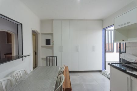 Casa à venda com 320m², 3 quartos e 2 vagas Casa à venda com 320m², 3 quartos e 2 vagasEdícula