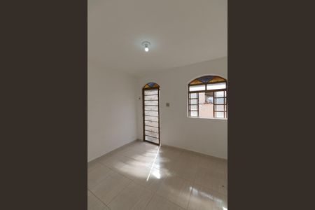 Casa para alugar com 100m², 2 quartos e 1 vaga Casa para alugar com 100m², 2 quartos e 1 vagaSala