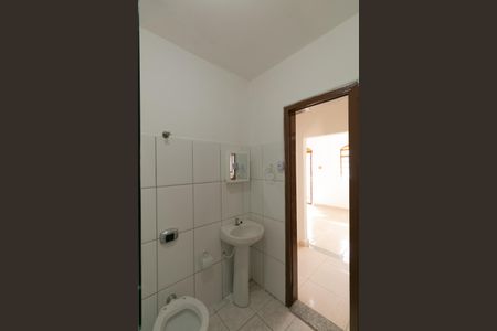 Casa para alugar com 100m², 2 quartos e 1 vaga Casa para alugar com 100m², 2 quartos e 1 vagaBanheiro