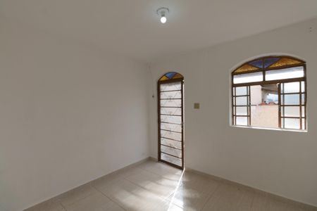 Casa para alugar com 100m², 2 quartos e 1 vaga Casa para alugar com 100m², 2 quartos e 1 vagaSala