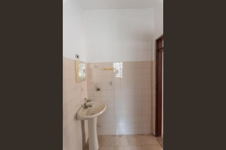 Casa à venda com 147m², 2 quartos e 2 vagasBanheiro de Serviço