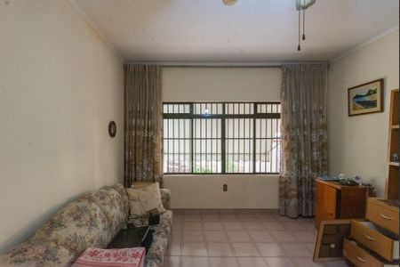 Casa à venda com 147m², 2 quartos e 2 vagasSala