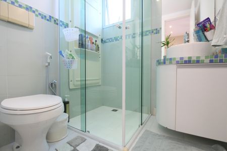 Apartamento à venda com 130m², 3 quartos e 2 vagasBanheiro 2