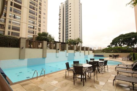 Apartamento à venda com 130m², 3 quartos e 2 vagasÁrea comum - Piscina