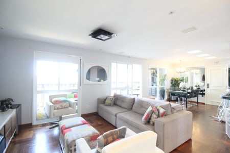 Apartamento à venda com 130m², 3 quartos e 2 vagasSala