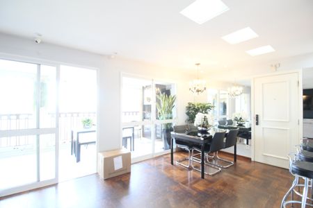 Apartamento à venda com 130m², 3 quartos e 2 vagasSala