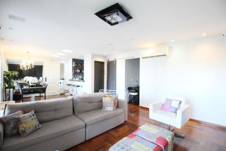 Apartamento à venda com 130m², 3 quartos e 2 vagasSala