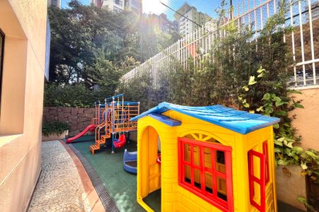 Apartamento à venda com 86m², 3 quartos e 2 vagasÁrea comum - Playground