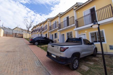 Casa de condomínio para alugar com 50m², 2 quartos e 1 vaga Casa de condomínio para alugar com 50m², 2 quartos e 1 vagaFachada