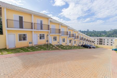 Casa de condomínio para alugar com 50m², 2 quartos e 1 vaga Casa de condomínio para alugar com 50m², 2 quartos e 1 vagaFachada