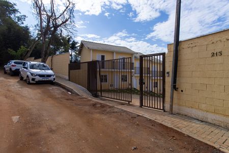Casa de condomínio para alugar com 50m², 2 quartos e 1 vaga Casa de condomínio para alugar com 50m², 2 quartos e 1 vagaFachada