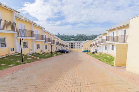Casa de condomínio para alugar com 50m², 2 quartos e 1 vaga Casa de condomínio para alugar com 50m², 2 quartos e 1 vagaFachada