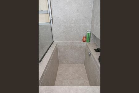 Apartamento à venda com 223m², 3 quartos e 4 vagasBanheiro da Suíte 1