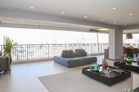 Apartamento à venda com 223m², 3 quartos e 4 vagasSala