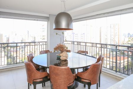 Apartamento à venda com 223m², 3 quartos e 4 vagasVaranda Gourmet