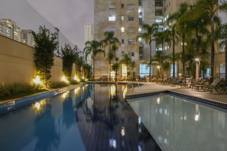 Apartamento à venda com 223m², 3 quartos e 4 vagasÁrea comum - Piscina
