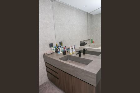 Apartamento à venda com 223m², 3 quartos e 4 vagasBanheiro da Suíte 1