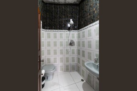 Casa à venda com 153m², 3 quartos e 2 vagas Casa à venda com 153m², 3 quartos e 2 vagasBanheiro Social