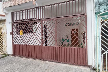 Casa à venda com 153m², 3 quartos e 2 vagas Casa à venda com 153m², 3 quartos e 2 vagasFachada