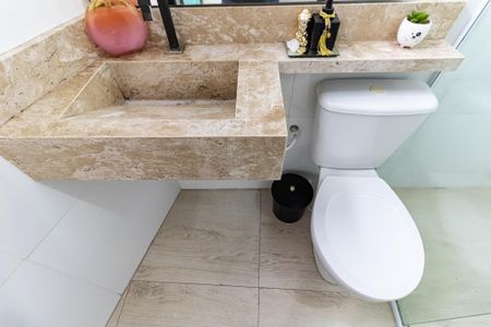 Casa à venda com 153m², 3 quartos e 2 vagas Casa à venda com 153m², 3 quartos e 2 vagasBanheiro da Suíte