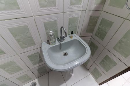 Casa à venda com 153m², 3 quartos e 2 vagas Casa à venda com 153m², 3 quartos e 2 vagasBanheiro Social