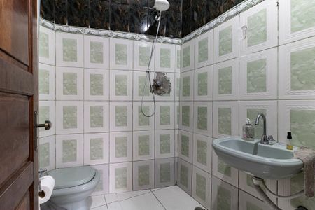 Casa à venda com 153m², 3 quartos e 2 vagas Casa à venda com 153m², 3 quartos e 2 vagasBanheiro Social