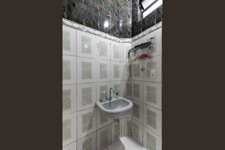 Casa à venda com 153m², 3 quartos e 2 vagas Casa à venda com 153m², 3 quartos e 2 vagasBanheiro Social