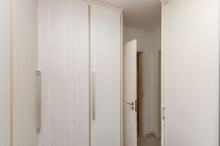 Apartamento à venda com 143m², 3 quartos e 2 vagas Apartamento à venda com 143m², 3 quartos e 2 vagasCloset /Suite 3