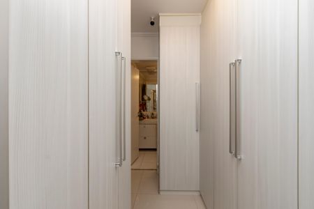 Apartamento à venda com 143m², 3 quartos e 2 vagas Apartamento à venda com 143m², 3 quartos e 2 vagasCloset /Suite 1