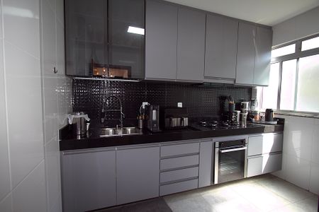 Apartamento à venda com 92m², 3 quartos e 2 vagasCozinha