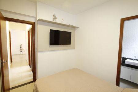 Apartamento à venda com 92m², 3 quartos e 2 vagasSuíte