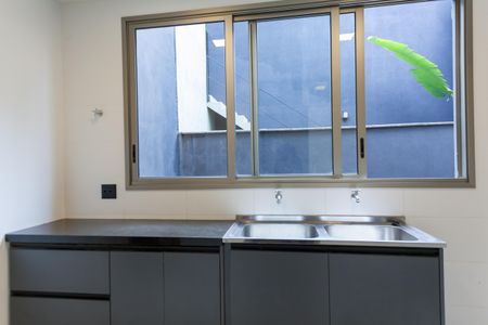 Casa de condomínio à venda com 548m², 4 quartos e 4 vagasÁrea de Serviço