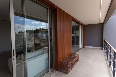 Casa de condomínio à venda com 548m², 4 quartos e 4 vagasVaranda da Sala