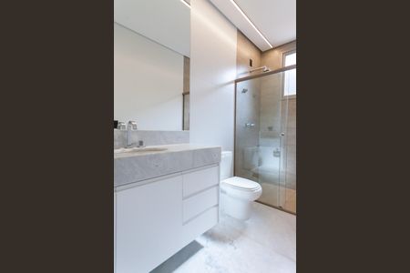 Casa de condomínio à venda com 548m², 4 quartos e 4 vagasBanheiro /Suite 1