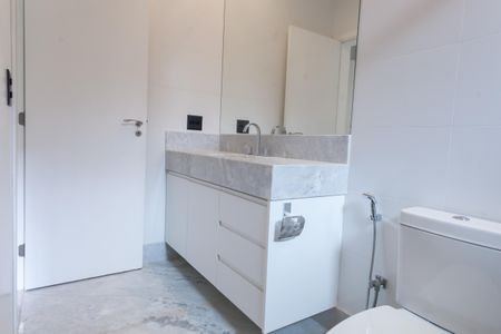 Casa de condomínio à venda com 548m², 4 quartos e 4 vagasBanheiro/Suite 2
