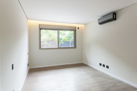 Casa de condomínio à venda com 548m², 4 quartos e 4 vagasSuite 4